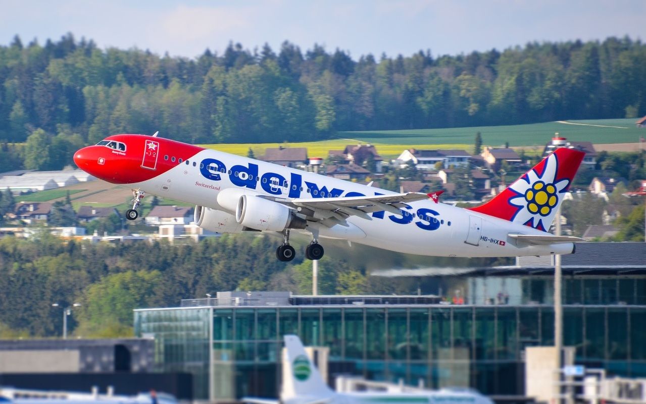 En Noviembre Aterrizar En Colombia La Aerol Nea Suiza Edelweiss Air